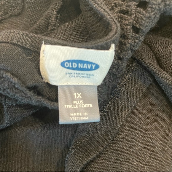 Old Navy Flutter Sleeve Shirt - Picture 8 of 9